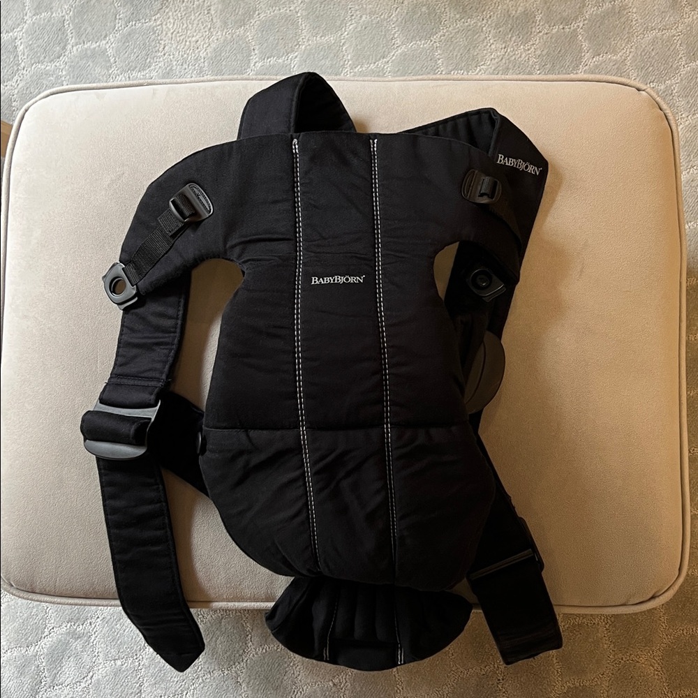 EUC BabyBjorn Baby Mini 🚭